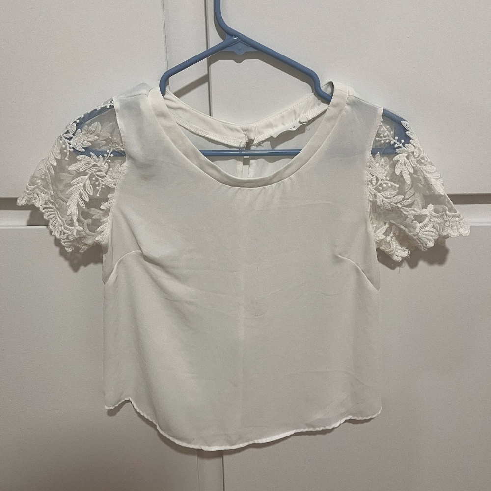 Lush Embroidered Sleeve Ivory Short-Sleeve Top - Size Small